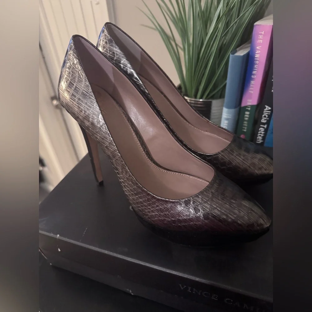 Brand New- Vince Camuto Women’s Snake Skin Platform Pump- Size 9.5